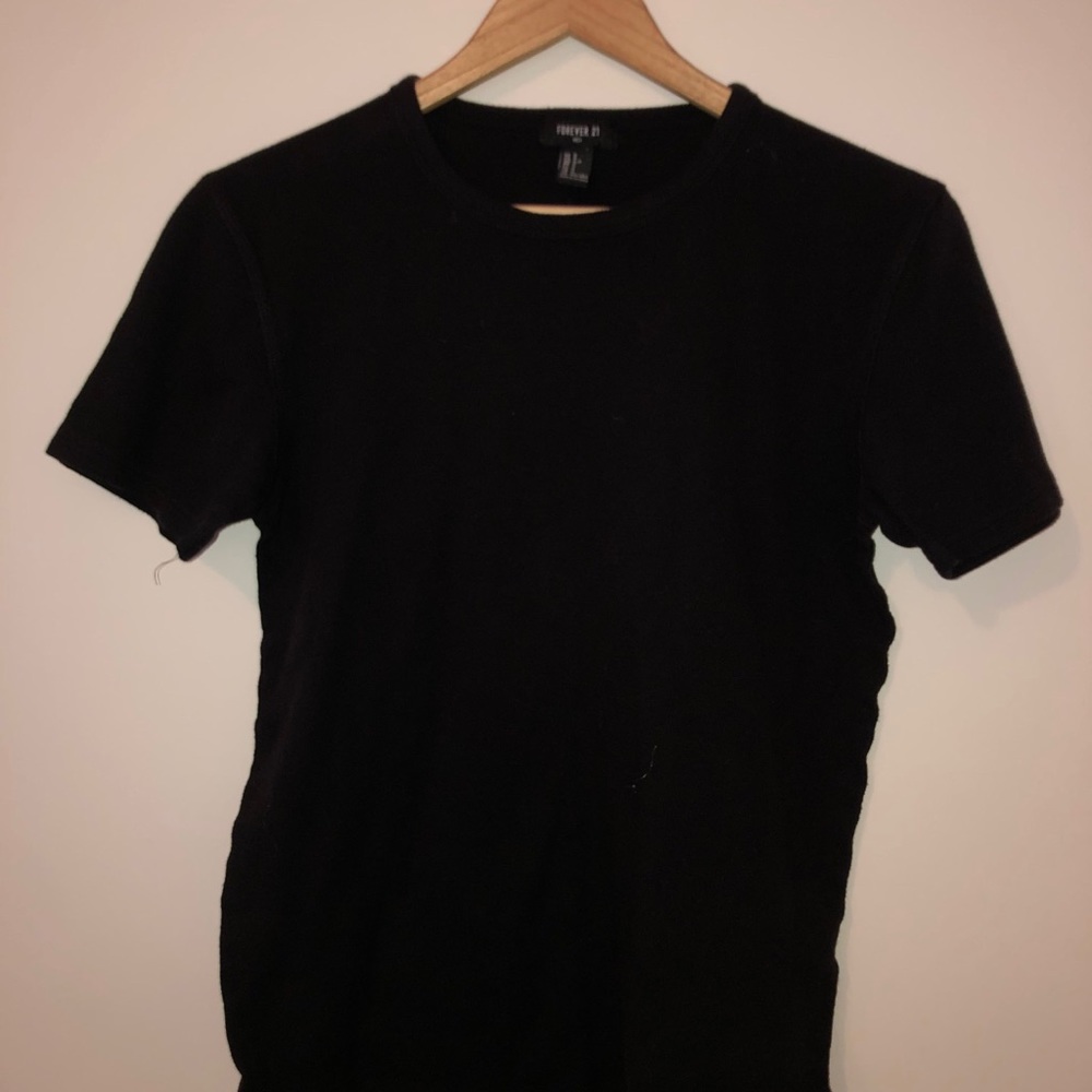 Forever 21 black tee